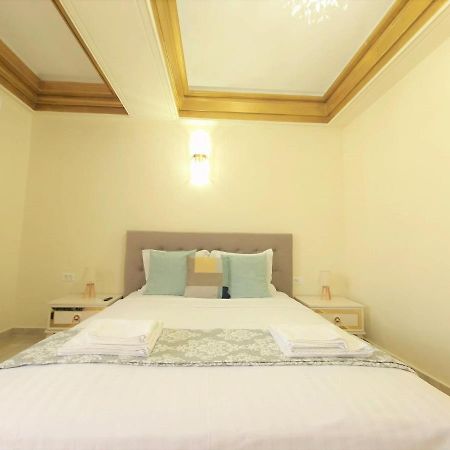 Laroka House Luxury Apartment City Center Universitate Bukarest Exterior foto