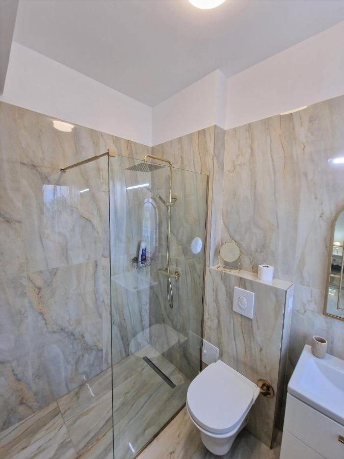 Laroka House Luxury Apartment City Center Universitate Bukarest Exterior foto