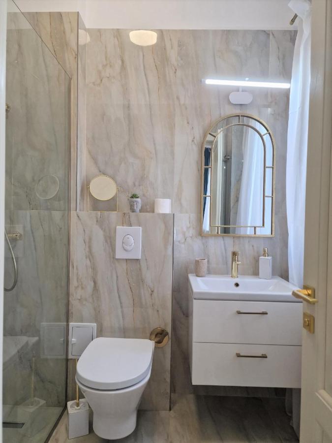Laroka House Luxury Apartment City Center Universitate Bukarest Exterior foto