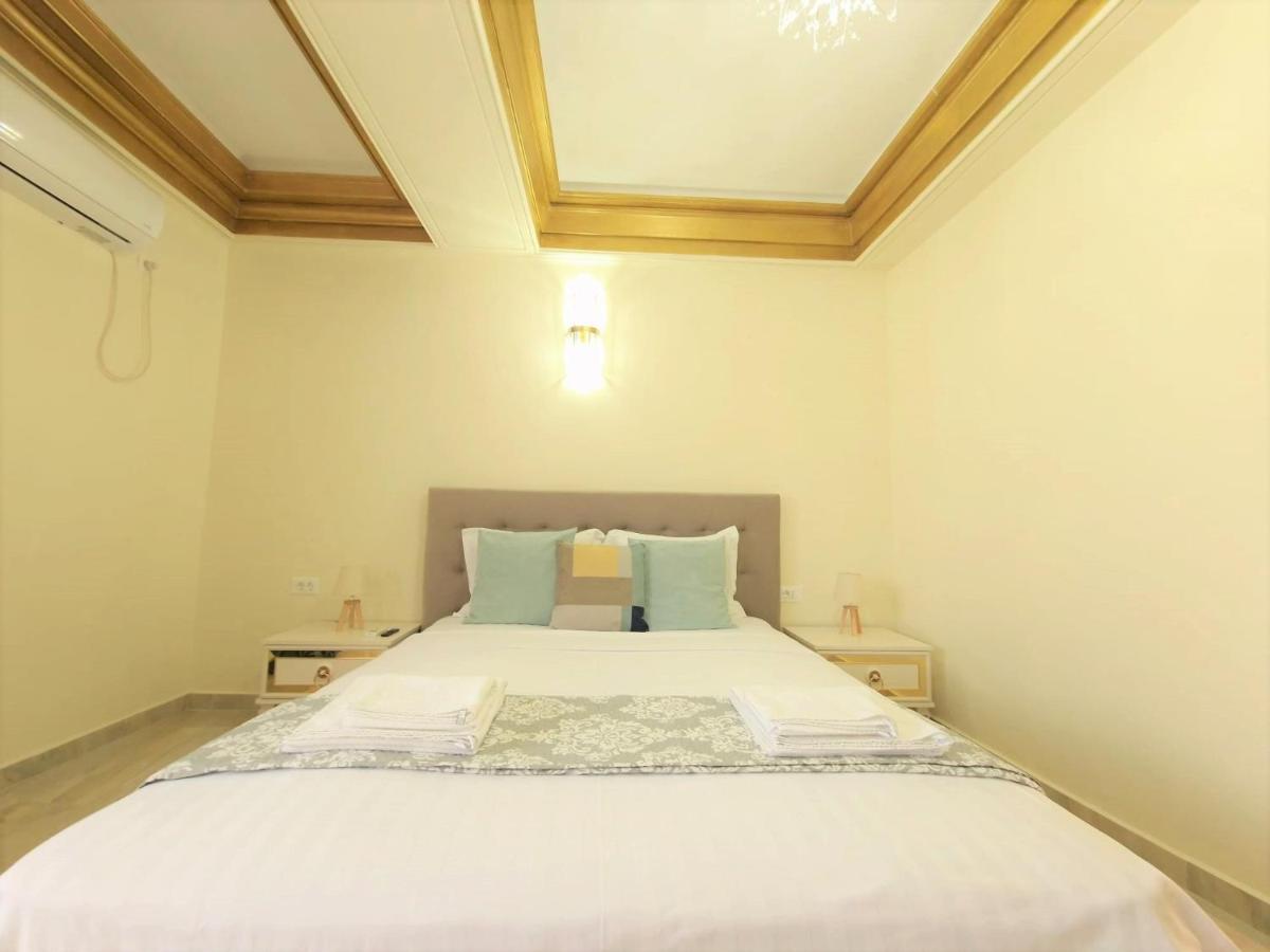 Laroka House Luxury Apartment City Center Universitate Bukarest Exterior foto
