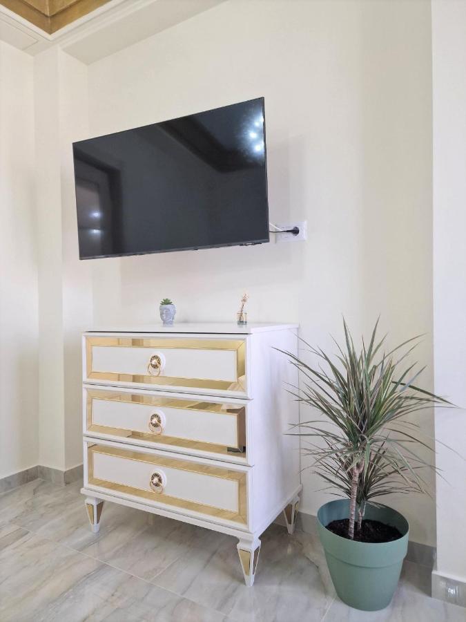 Laroka House Luxury Apartment City Center Universitate Bukarest Exterior foto